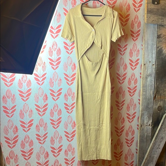 No tags anywhere but NEW. Size M. - Picture 1 of 6